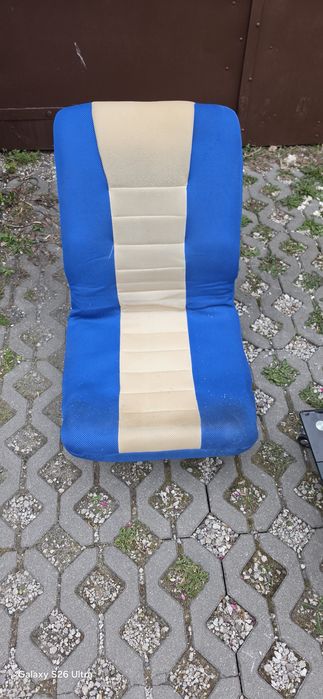 Małe fotele dwie sztuki