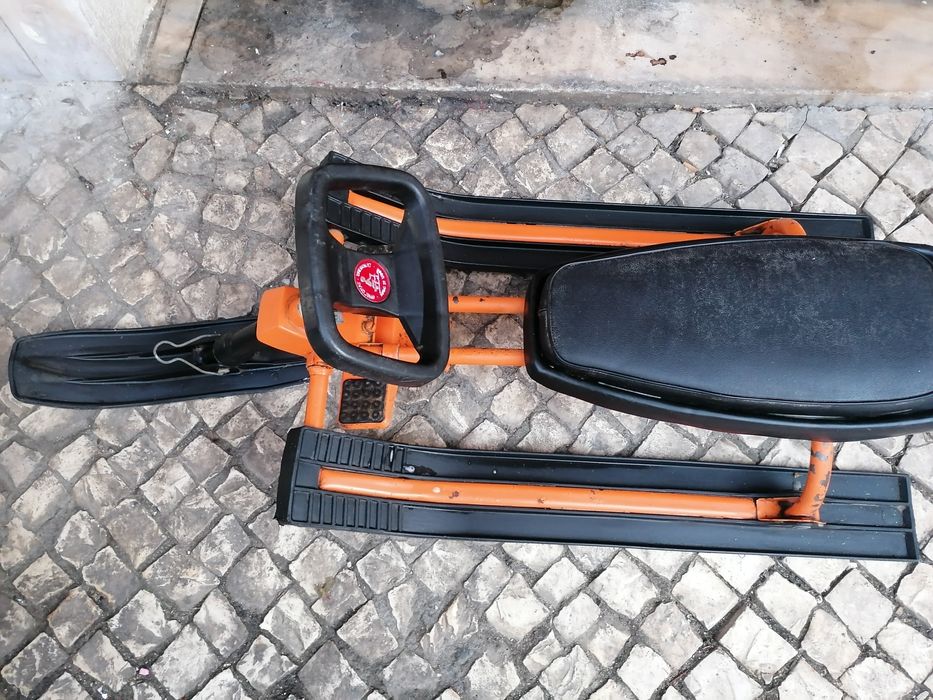 Carrinho de neve antigo