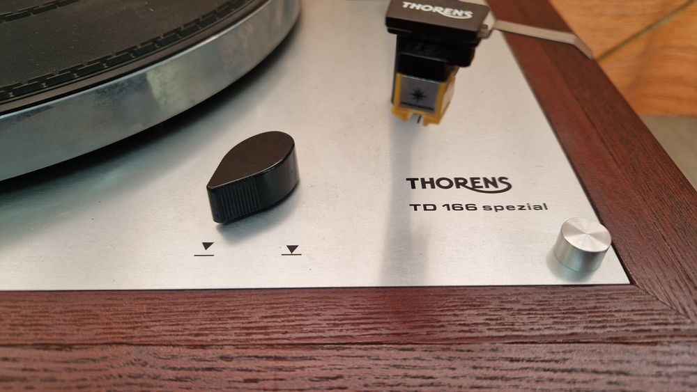 Програвач вінилу Thorens TD 166