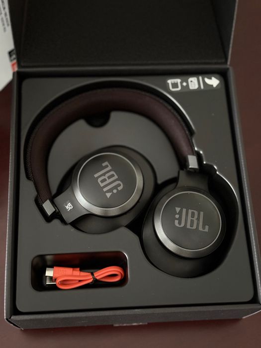 Auscultadores Bluetooth JBL Live 770NC