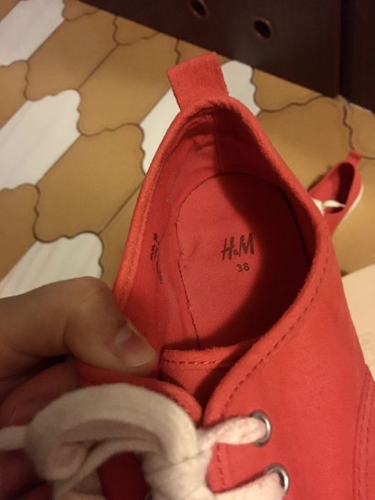 Trampki tenisówki H&M czerwone zamszowe 38