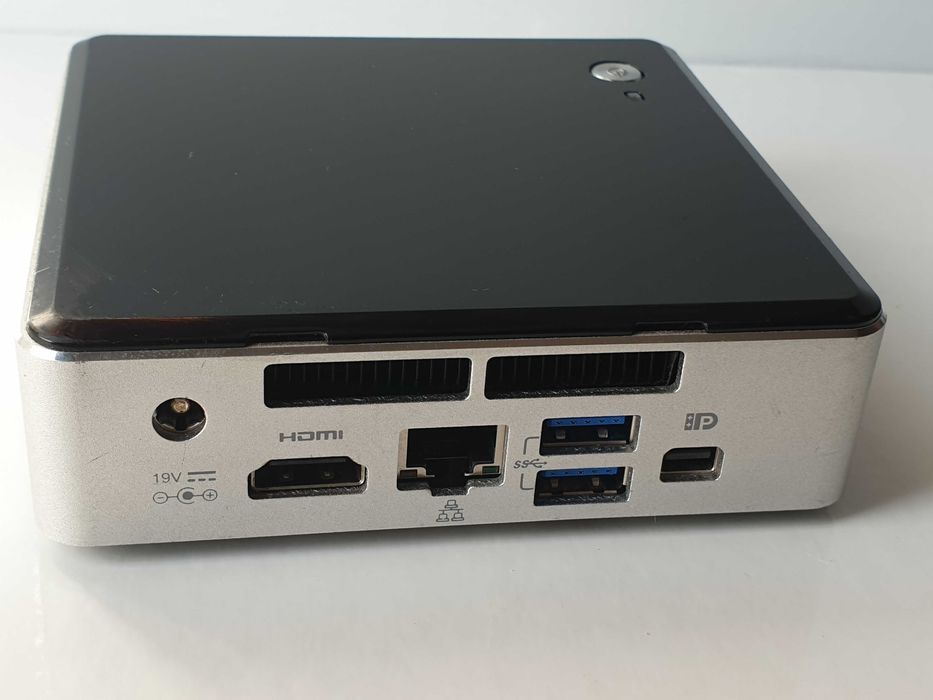 Міні-ПК Intel NUC NUC6i5SYK Core i5-6260U 8 GBRAM SSD 16GB SD 128GB