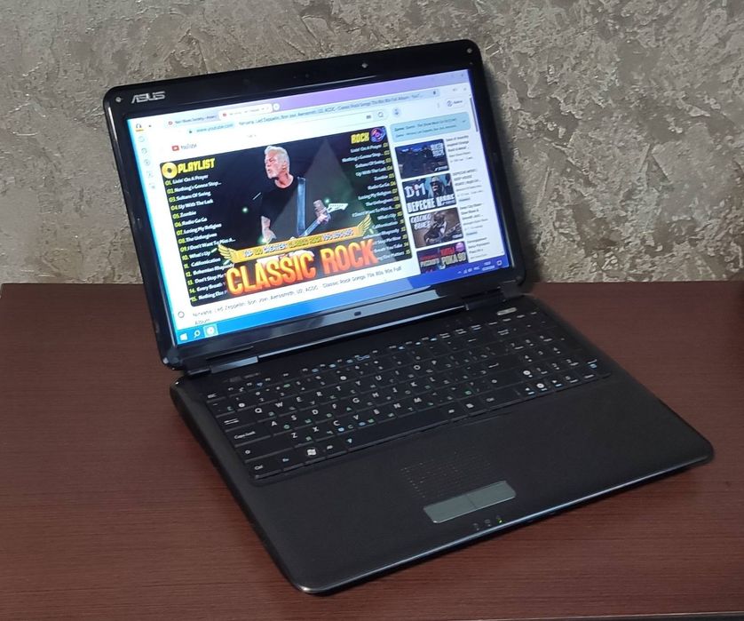 Ноутбук Asus K50IJ (акумулятор тримає, є зарядне в комплекті)