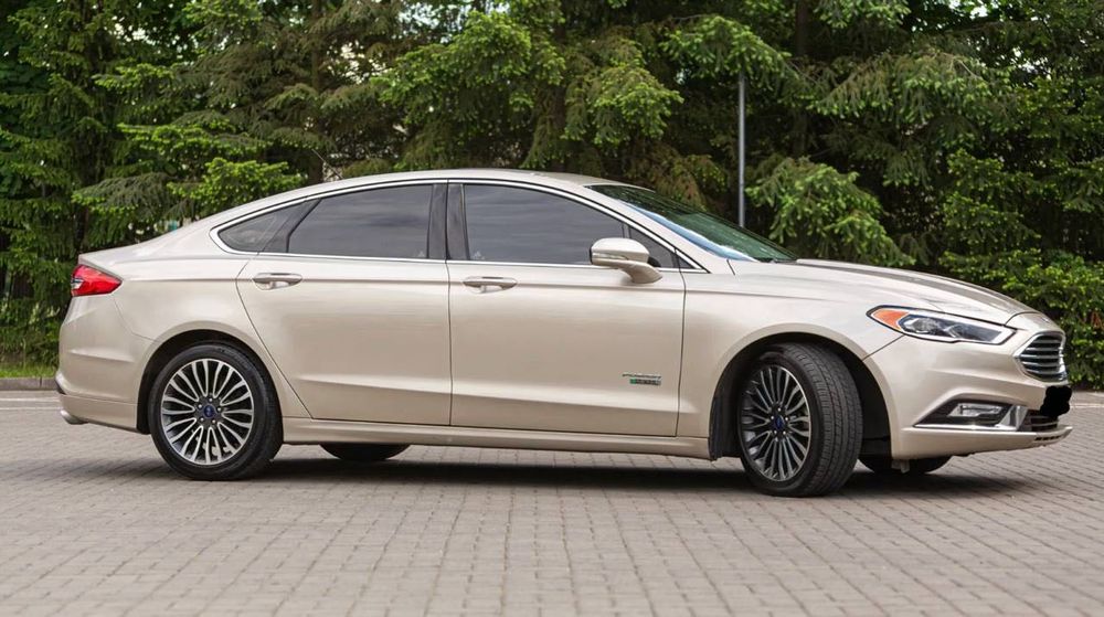 Ford Fusion Hybryda Plug-in