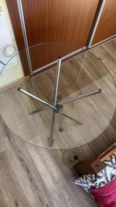 Mesa Redonda de Vidro Temperado com Pé Cromado Moderno