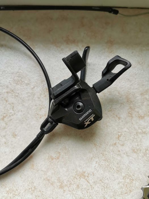 Manetka lewa Shimano Deore XT SL-M8000