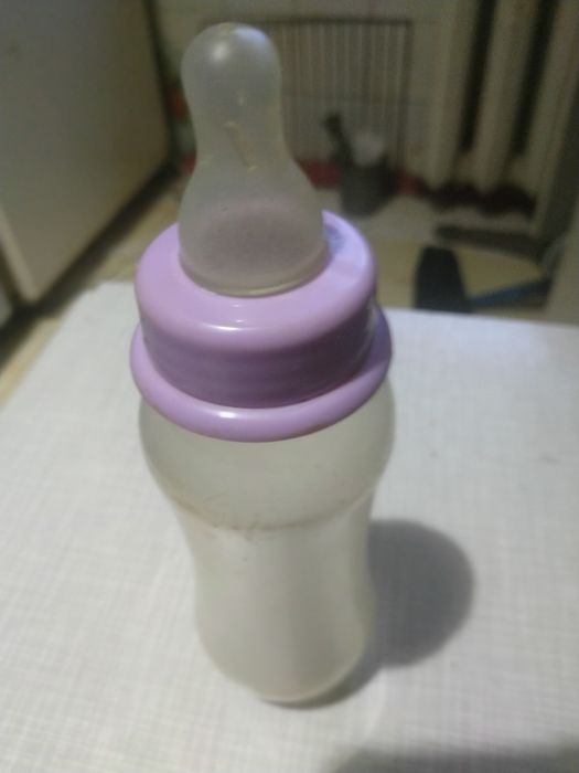 Бутылочка для кормления детей