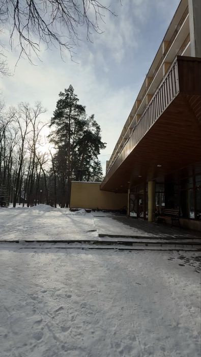 Здається просторий номер категорії ЛЮКС В САНАТОРІЇ ПОДІЛЛЯ ХМІЛЬНИК