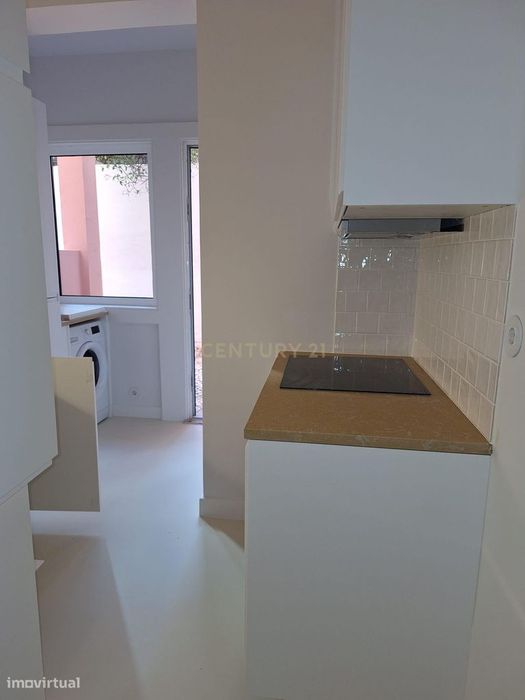 Apartamento T2 para arrendamento em Campo de Ourique