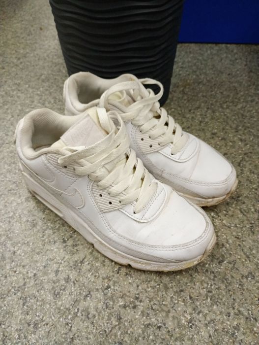 Продам кросівки жіночі Nike puma