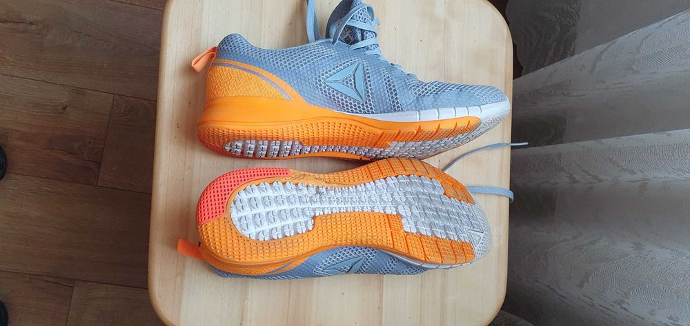 Жіночі кросівки Reebok 39 р