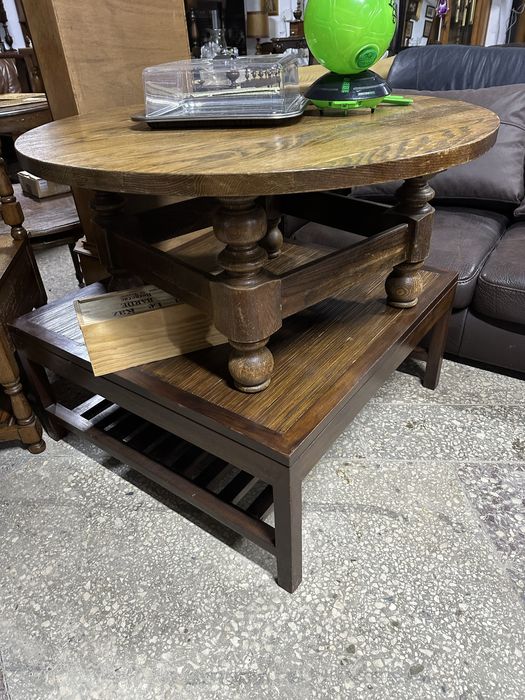 Стіл журнальний.