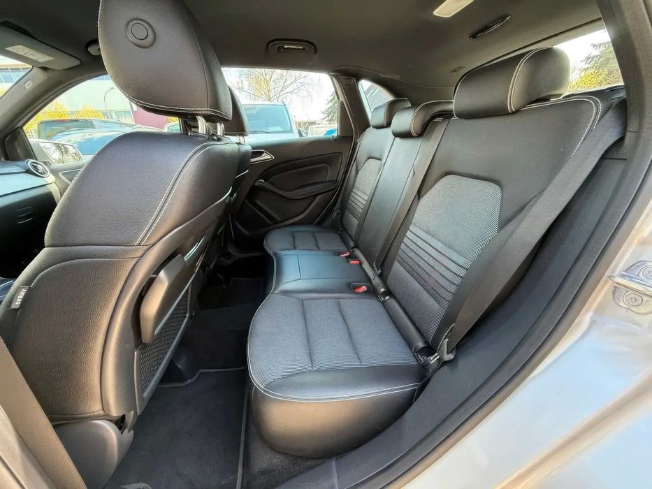 Mercedes-Benz B200      2018