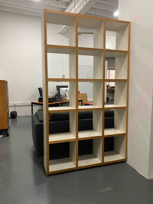 2 Estantes com 5 prateleiras e 15 modulos em cada