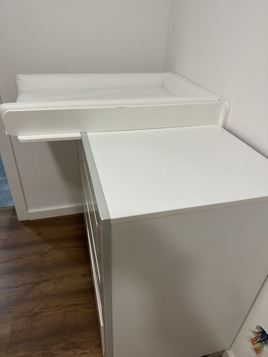 Movel comoda muda fraldas - Trama