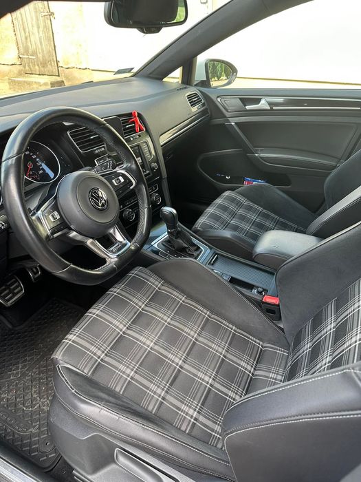 Volkswagen Golf VII 2.0 GTD DSG