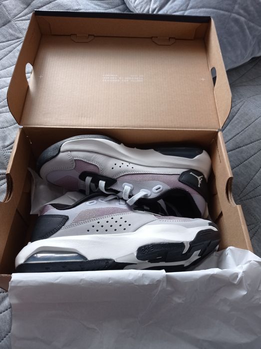 Nike WMNS Jordan air 200E