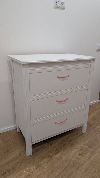 Cómoda IKEA em ótimo estado