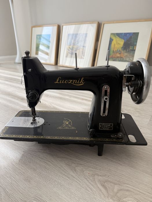 Maszyna do szycia Łucznik vintage PRL Radom – klasyk, metalowa