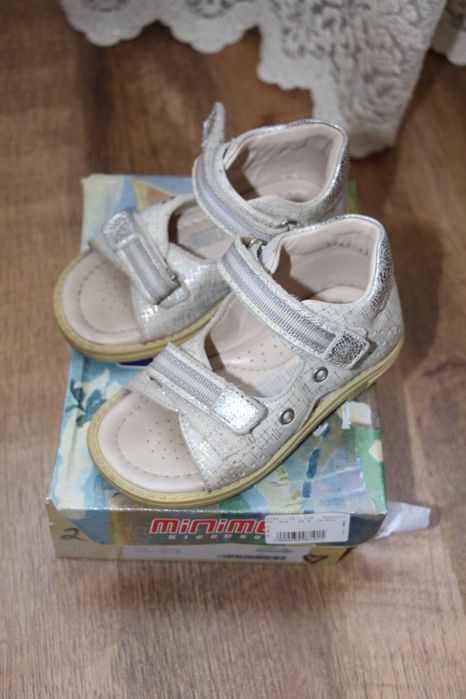 Minimen . Шкіряні босоніжки. Розмір 24.