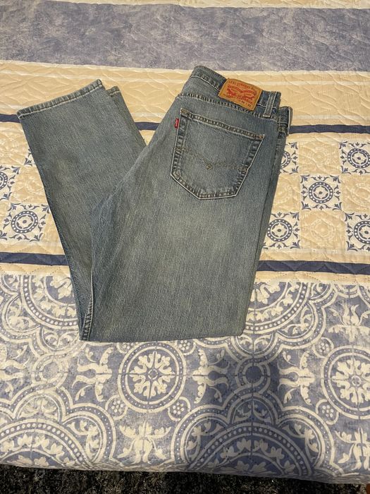 Calças Levis modelo 502