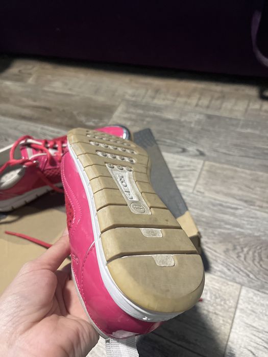 Кросівки розмір 36