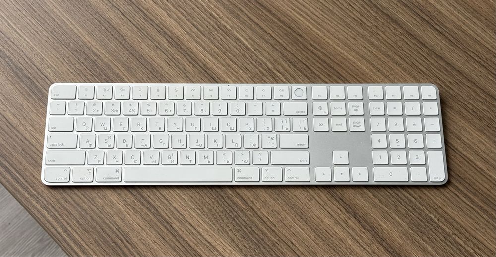 Apple Magic Keyboard with Touch ID and Numeric Keypad (A2520)