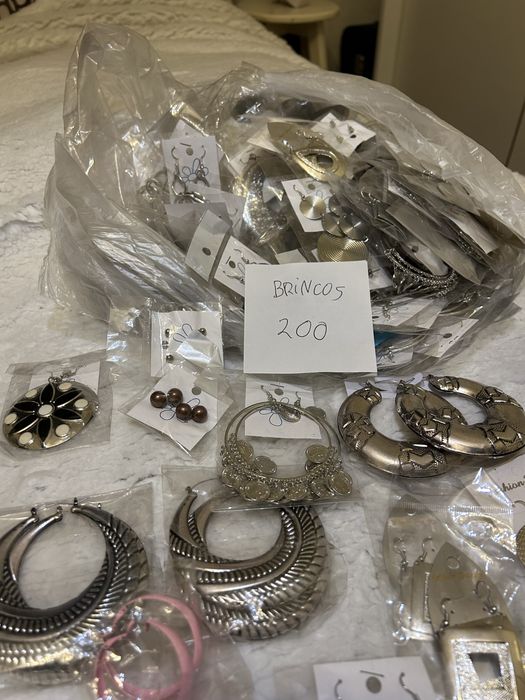 Brincos novos a 0,20€ cada