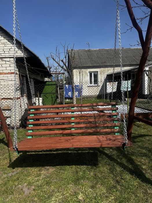 Деревʼяна качеля