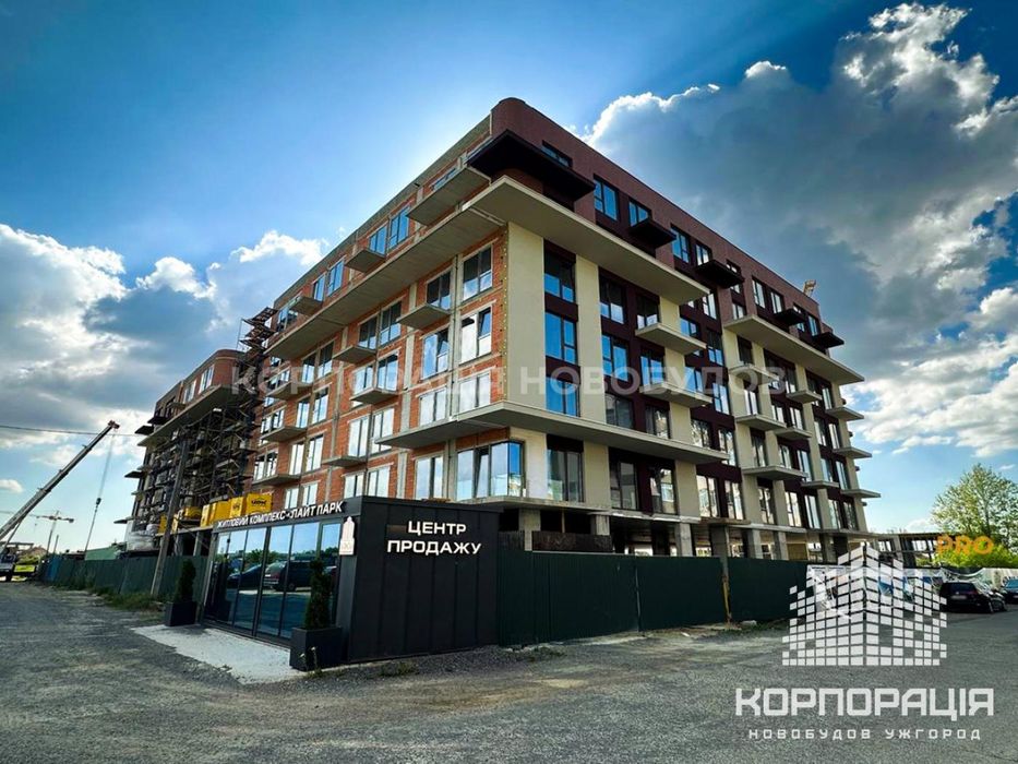 Продаж 2-км квартири, 70.7 м2, 2 поверх,ЖК з басейном і парком