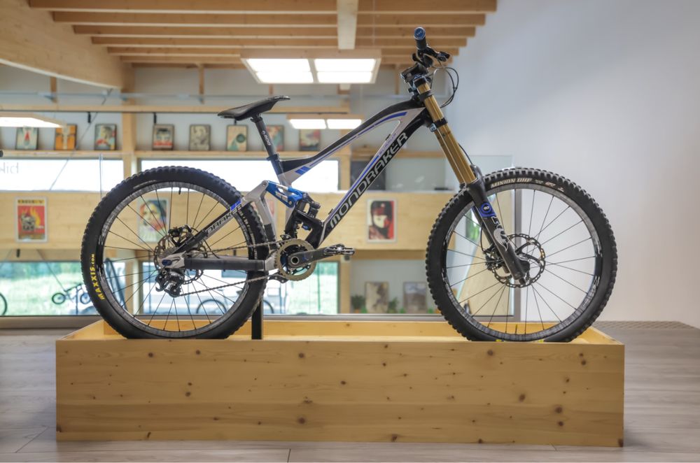 Mondraker Summum Pro 27.5 Downhill