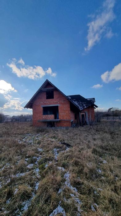 Dom 290 m² w stanie surowym otwartym z działką 4740 m²