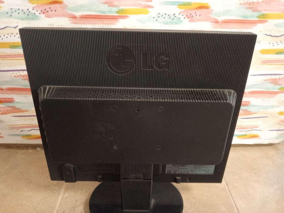 Монитор LG для компьютера