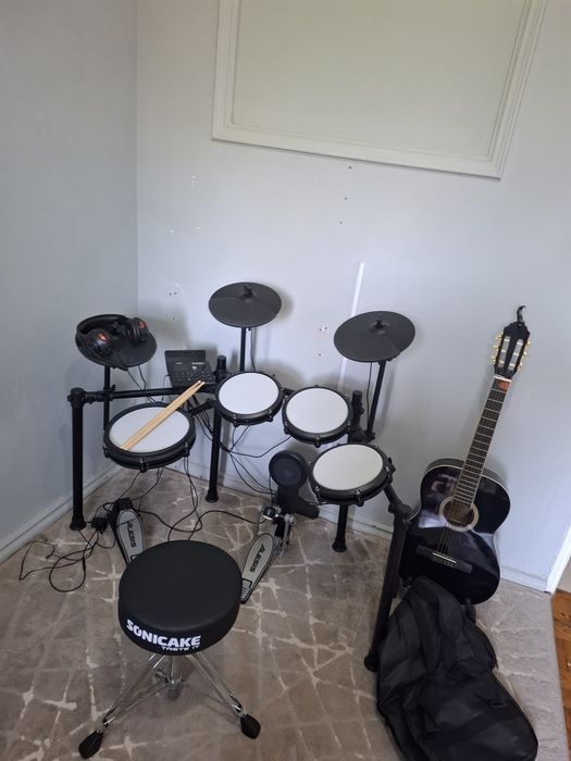 Bateria eletrônica + Violão
