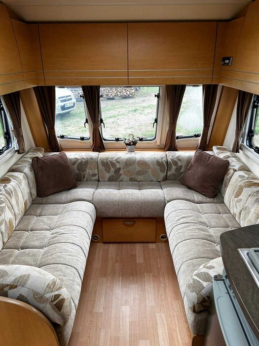 Przyczepa Olympus wynajem (napęd, niezależne zasilanie, solary)