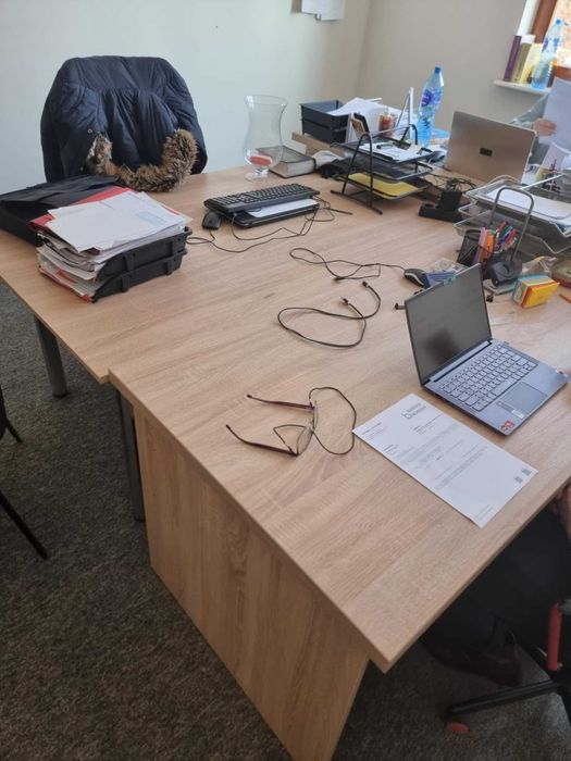 Zestaw mebli biurowych