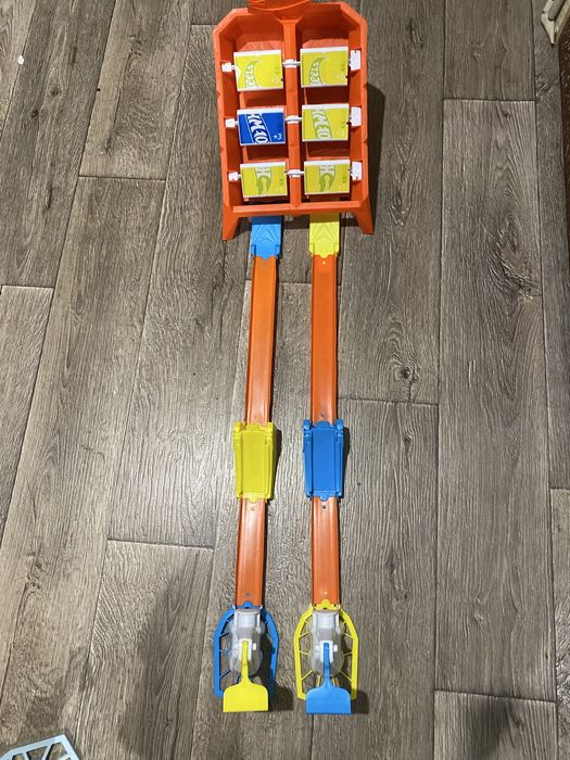 Авто Трек хот віллс