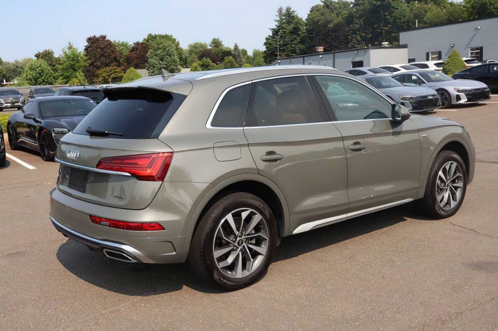 Audi Q5      2024