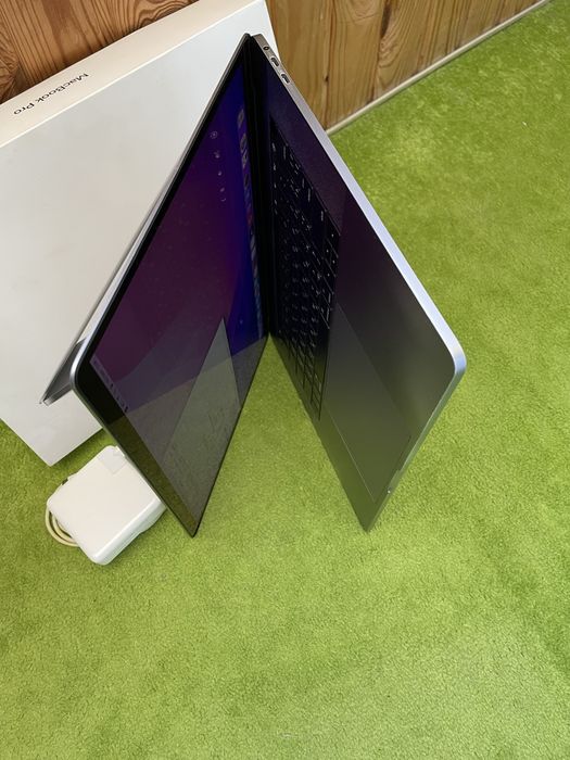 Macbook Pro 15 2016 i7, 16/256
