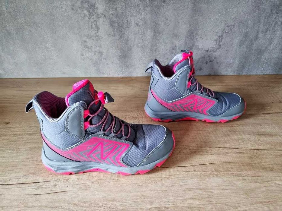 New Balance 700, r.37   22.5 cm damskie dziewczęce stan BDB