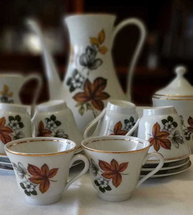 Serviço de café em porcelana fina