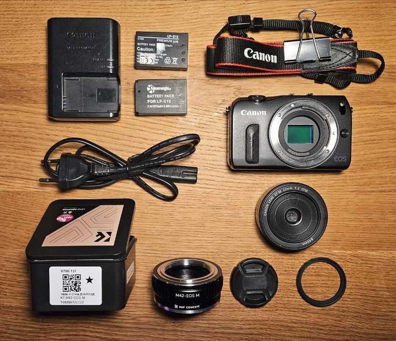 Aparat Canon EOS M