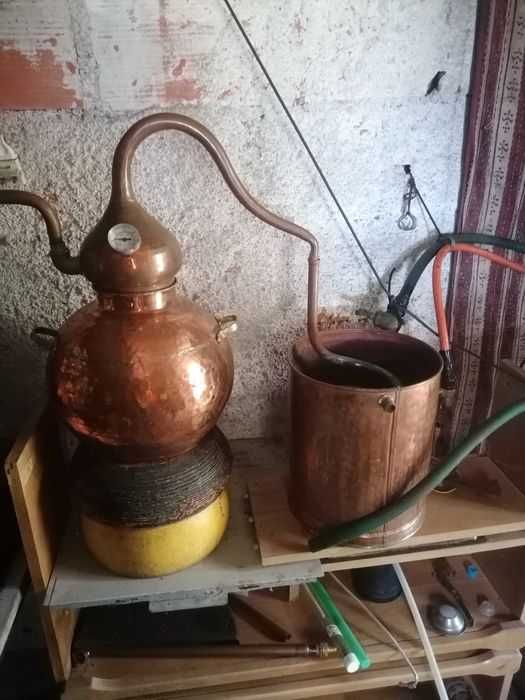 Alambique de Dupla Destilação.