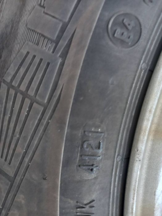 Rodas de carro em bom estado