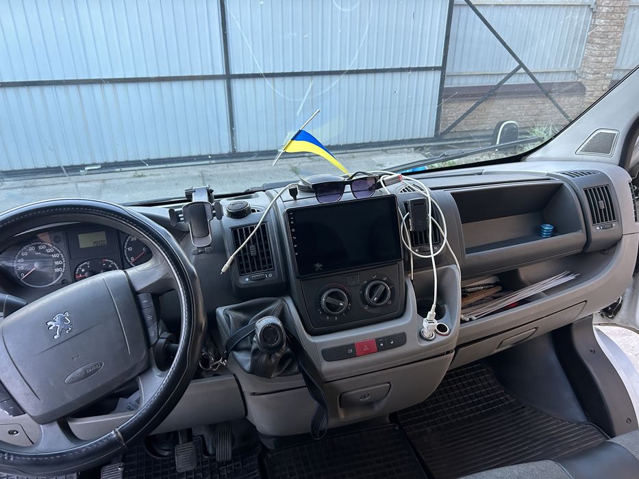 Пежо Боксер вантажний автомобіль