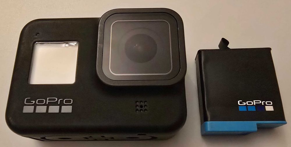 GoPro Hero 8 Black + 2 baterie | Dobry stan