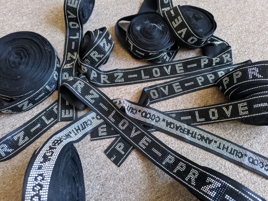 Лампасная лента тесьма 3,5 4 см со стразами