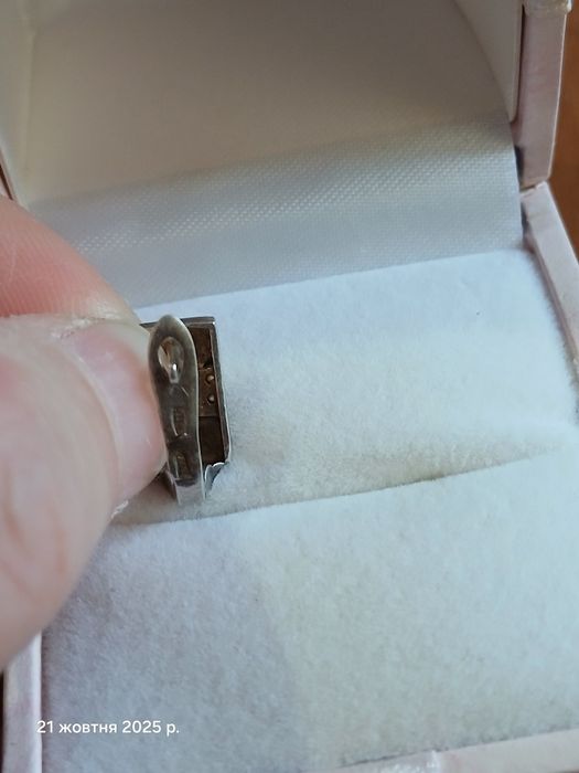 Срібні прикраси,сережки і каблучка