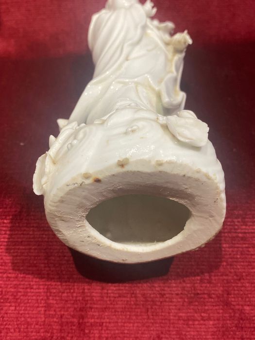 Escultura Chinesa Blanc de Chine República 20 cm