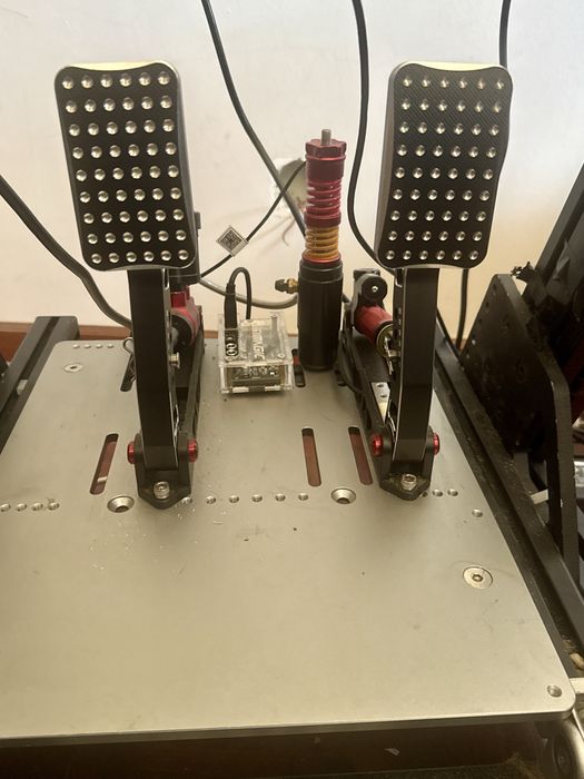 Troco por ps5 outra coisa que seja do interesse  de ambosTorre PC SimRacing; Ryzen 8600; 32 g; 1 TB; Grafica NVIDIA   GeForce RTX  3070 Ti